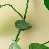 Wall Mounted Green Leaf Shaped Clip for Christmas Gift, Adhesive Wall Sticker, Household Traceless Vine Climbing Fixing Clip ...