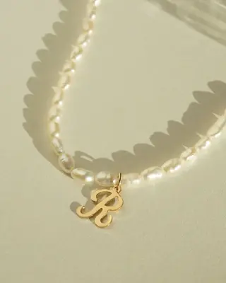 Quincy Initial Necklace | Metal Color: Gold | Style: R