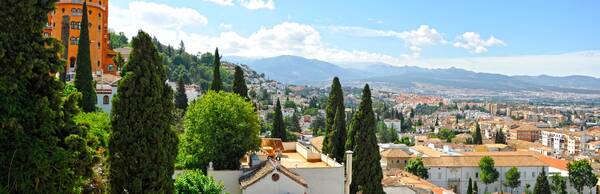 Vibrant Multicultural Realejo: A Walking Tour of Granada’s Old Jewish Quarter