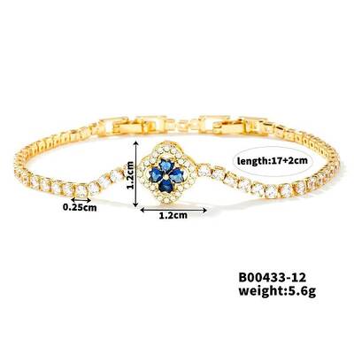 Elegant Four-Leaf Clover Zircon Bracelet for Everyday Western Style.