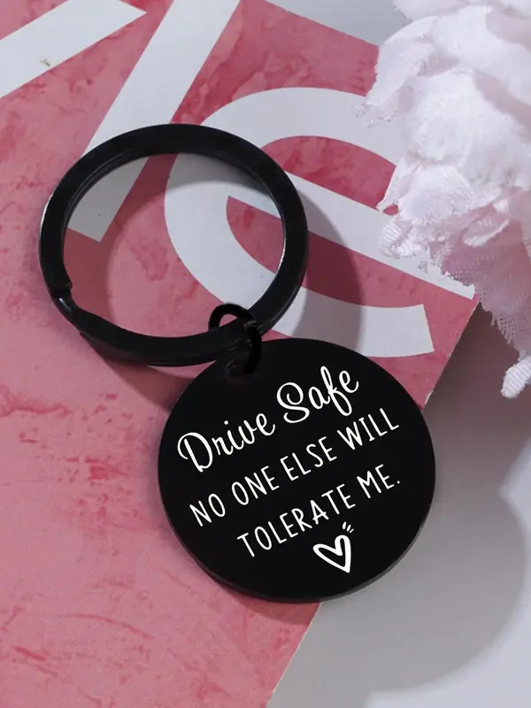 Fashion Slogan Graphic Round Charm Keychain for Men & Women, New Fashion Stainless Steel Keychain for Daily Use, Trendy All-m...