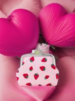 Cute Strawberry Pattern Coin Purse, Portable Kiss Lock Buckle Coin Purse for Women, Small Item Storage Coin Purse for Daily U...