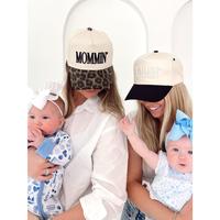 Mommin' - Vintage Trucker Hat