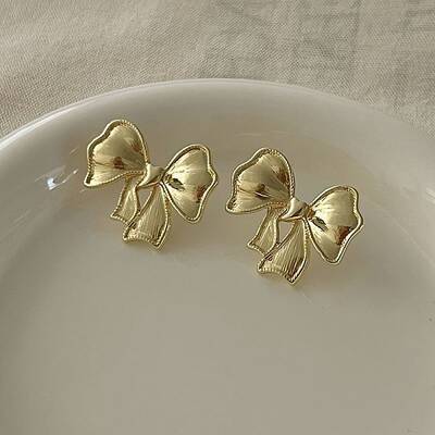 Retro Bowknot Brass Stud Earrings for Womenes