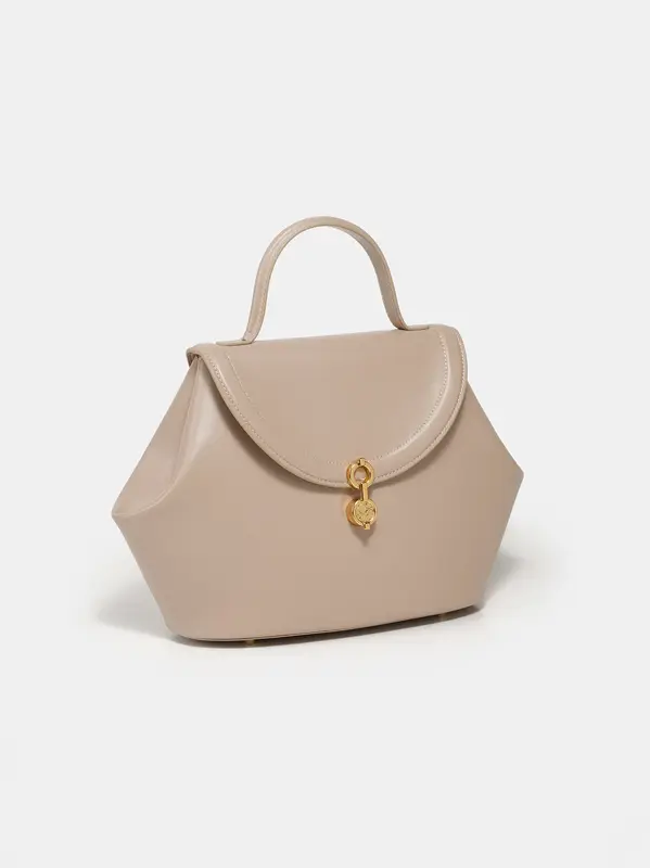 The Miro Corn Leather Bag | Color: Black