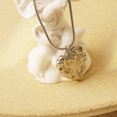 Non-Tarnish Stylish Stainless Steel Textured Heart Pendant Necklace for Women's Daily Wear