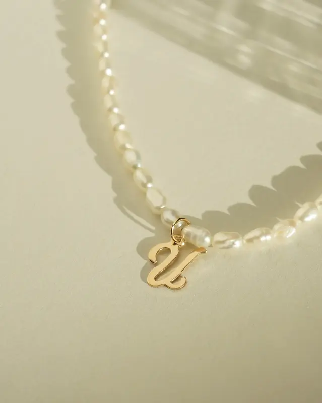 Quincy Initial Necklace | Metal Color: Gold | Style: U