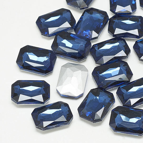 Pointed Back Glass Rhinestone Cabochons