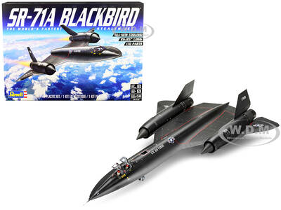Level 5 Model Kit Lockheed SR-71A Blackbird Stealth Aircraft \