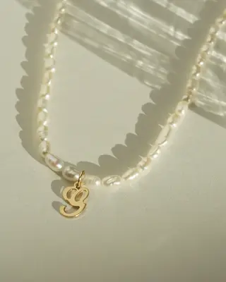 Quincy Initial Necklace | Metal Color: Gold | Style: G