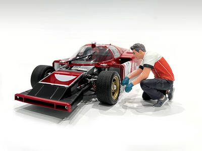 Race Crew Figure #5 for 1/24 Scale Models by American Diorama