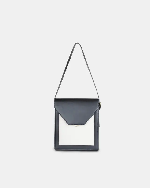 Cedar Bag – BLACK & OAT | Color: Caramel x Oat