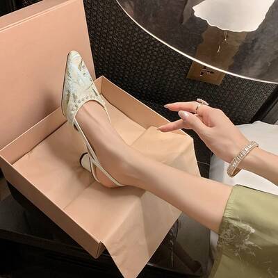 CHIKO Zaylee Pointy Toe Block Heels Slingback Shoes