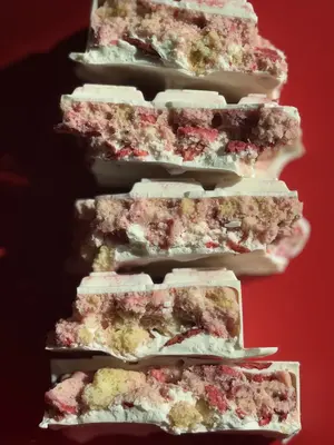 *REFILL* Strawberry Crush Stuffed Chocolate Bar Kit - DIY Dessert with Real Freeze-Dried Strawberries & Crunchy Shortbread Cr...