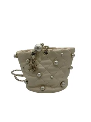 Pre-owned CHANEL Lambskin Shoulder Bags Matelasse Cream Shoulder Bag