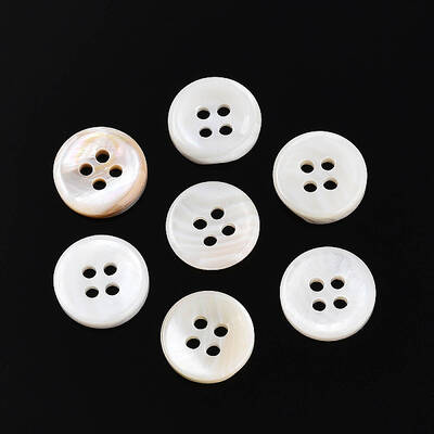 Natural 4-Hole Freshwater Shell Buttons