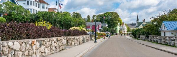 Mackinac Island Tour: A Scenic Circular Cycle