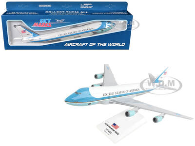 Boeing VC-25A Transport Aircraft Air Force One - United States of America (29000) White with Blue Stripes (Snap-Fit) 1/250 ...