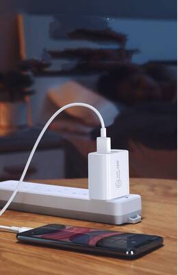 USB-C Fast Charge USB Type-C PD Charger Plug Fast Charging Adapter Wall Plug