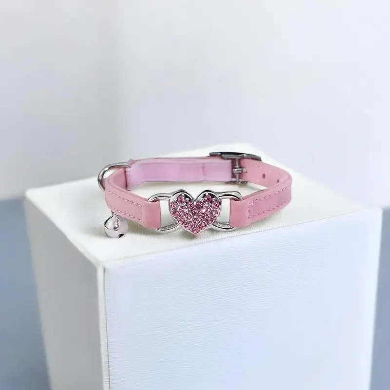 Heart Decor Cat Collar with Bell, Adjustable Pet Collar for Small Cats, Pet Decoration Supplies