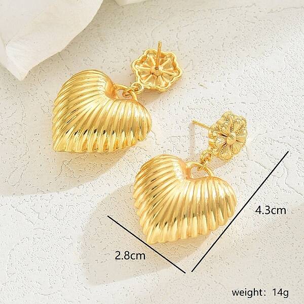 Luxurious Gold Earrings with Elegant Star and Heart Design