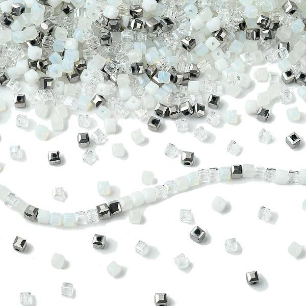 500Pcs Cube Glass Beads
