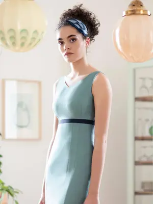 ALLIUM | Empire-Cut Fitted Dress | Colour: Green | Size: UK 6 (US 0)