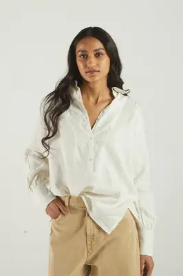 Summer Shirt in Off-white | Color: Shell Off-White | Size: M