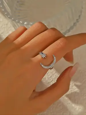 Elegant Star & Moon Design Cuff Ring for Women, Minimalist Engagement Ring, All-match Temperament Rhinestone Inlaid Promise R...