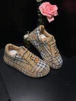 The new spring 2025 full-diamond low-top shoes are versatile,fashionable,light and luxurious, breathable Runner Flat Sneakers...