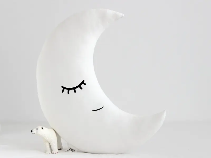 Crescent Moon Pillow (21 colors)