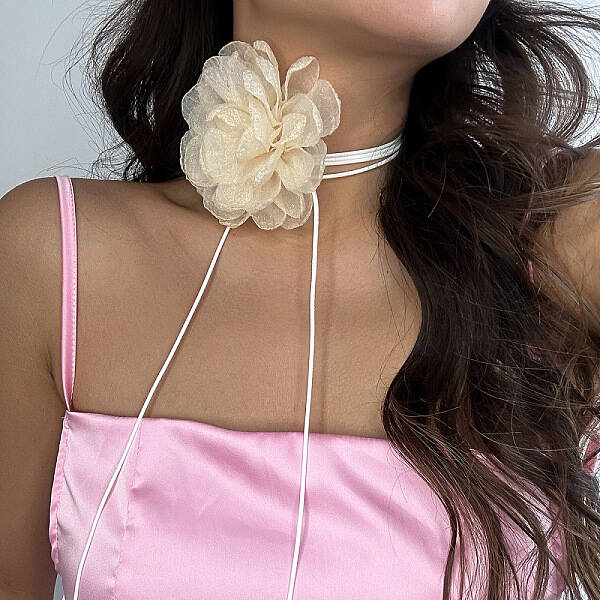 European and American Fashion Retro French Floral Choker Necklace with Tassel Tie Neck Chain for Women.