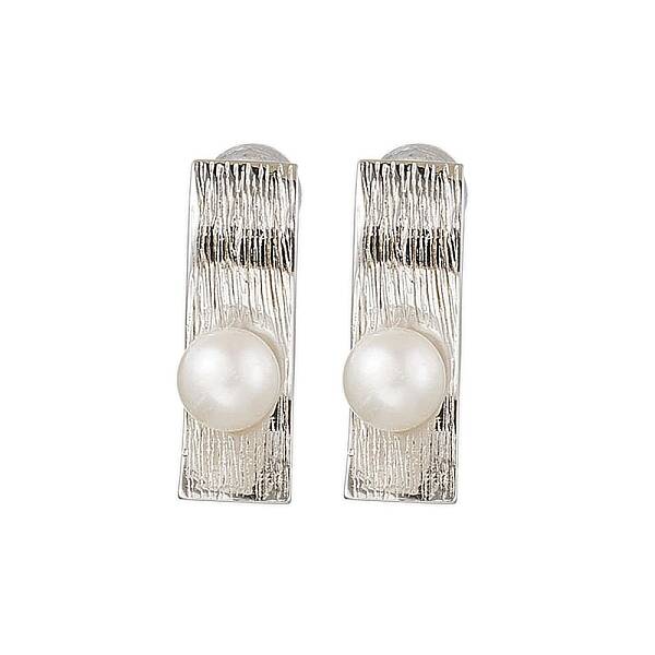Natural Pearl Ear Studs