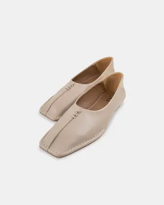 GAIA Flats – SAND | Size: EU35 | Color: Black