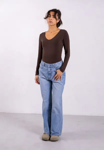 Organic Cotton V-Neck Long Sleeve T-Shirt, Hot Fudge | Size: L