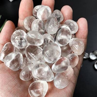 Natural Quartz Crystal Healing Stones