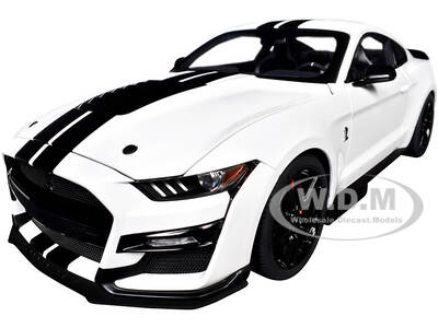 Ford Mustang Shelby GT500 Oxford White with Black Stripes 1/18 Model Car by Autoart