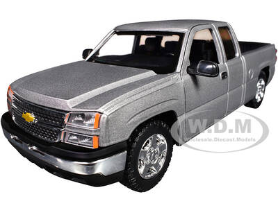 2006 Chevrolet Silverado 1500 Pickup Truck Gray Metallic Timeless Legends Series 1/25 Diecast Model Car by Motormax