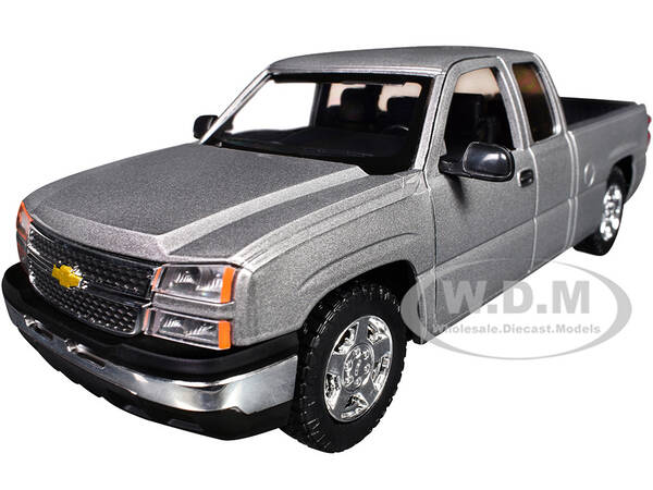 2006 Chevrolet Silverado 1500 Pickup Truck Gray Metallic Timeless Legends Series 1/25 Diecast Model Car by Motormax