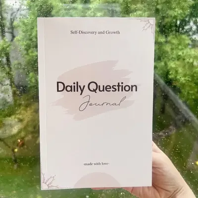 Daily Self-discovery & Growth Journal, 1 Count 120-day Daily Question Journal, Mindful Reflection and Emotional Wellness Writ...