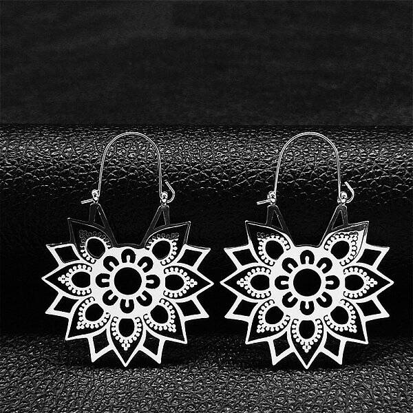 Non-Tarnish 304 Stainless Steel Hollow Flower Hoop Earrings