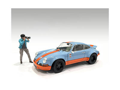 Photographers Figure #1 for 1/24 Scale Models by American Diorama