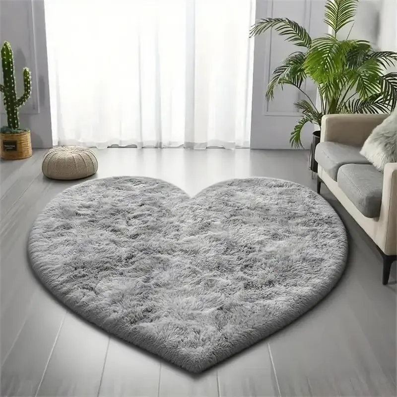 Heart Area Rug, Plush Faux Fur Rug for Living Room and Bedroom, Home Decor Valentine's Day Decoration, Fluffy Area Rug