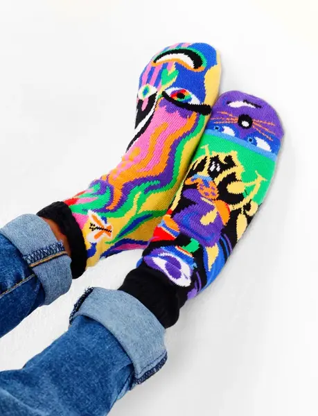 KIDS SHY & OUTGOING NO SLIP SOCKS | Size: KIDS SMALL