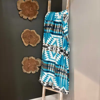 Envy Stylz Boutique Bailey Lightweight Throw Blanket 60x80 Ultra-Soft 100% Polyester -Turquoise Comfy Blanket