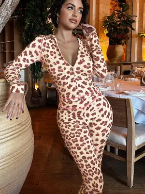 Women's Solid Color / Leopard Print Zip Up Crop Hoodie & Pants Two-piece Set, Casual Long Sleeve Hooded Top & Straight Leg Tr...