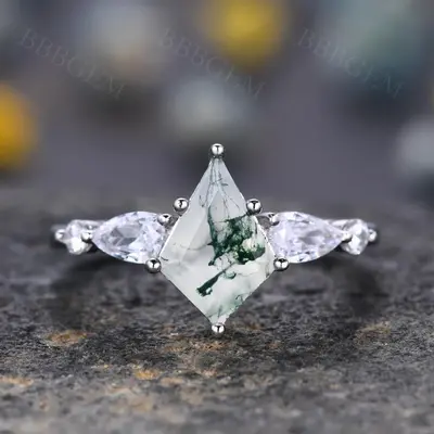 Vintage Women Green Moss Agate Engagement Ring Kite Step Cut