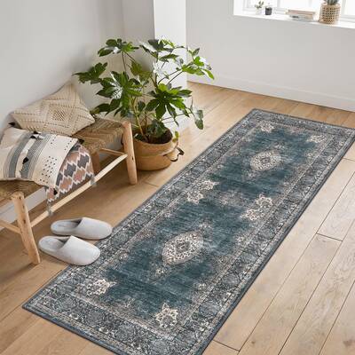 Garvee Floral Vintage Area Rug Soft Non-Slip Machine Washable Distressed Design Black 2x6ft for Living & Dining Room