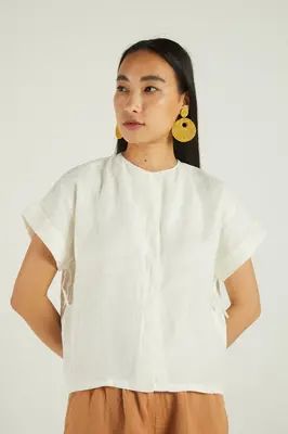 The Daydreams Shirt | Color: Shell Off-White | Size: M