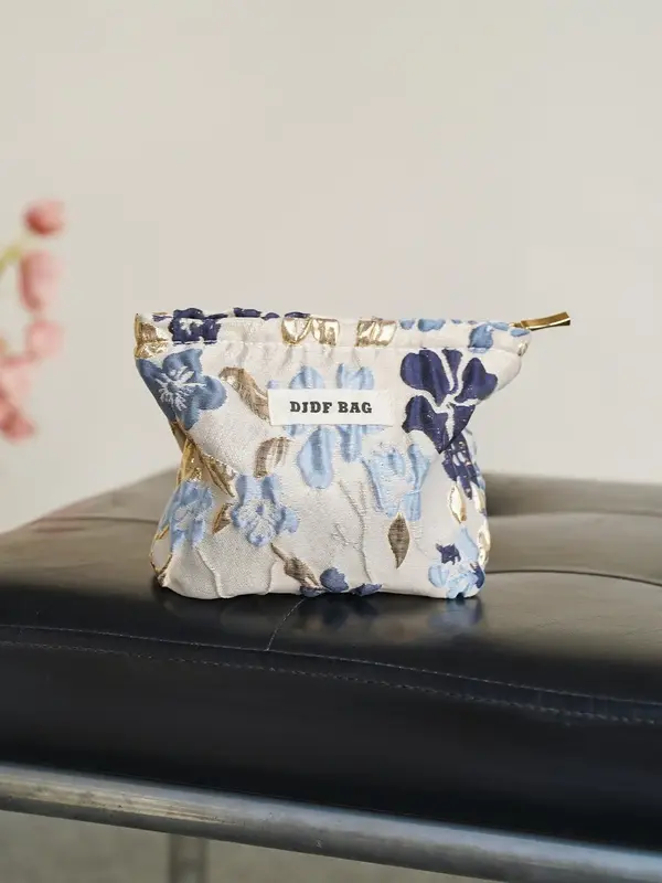 Floral Embroidering Pattern Makeup Bag, Letter Patched Design Cosmetic Storage Bag, Portable Zipper Makeup Organizer Pouch, C...